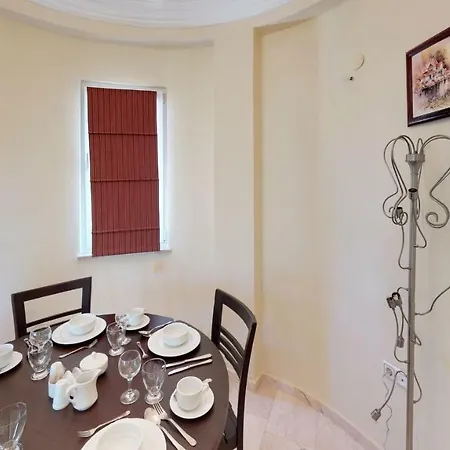 Gold 1 Bedroom *